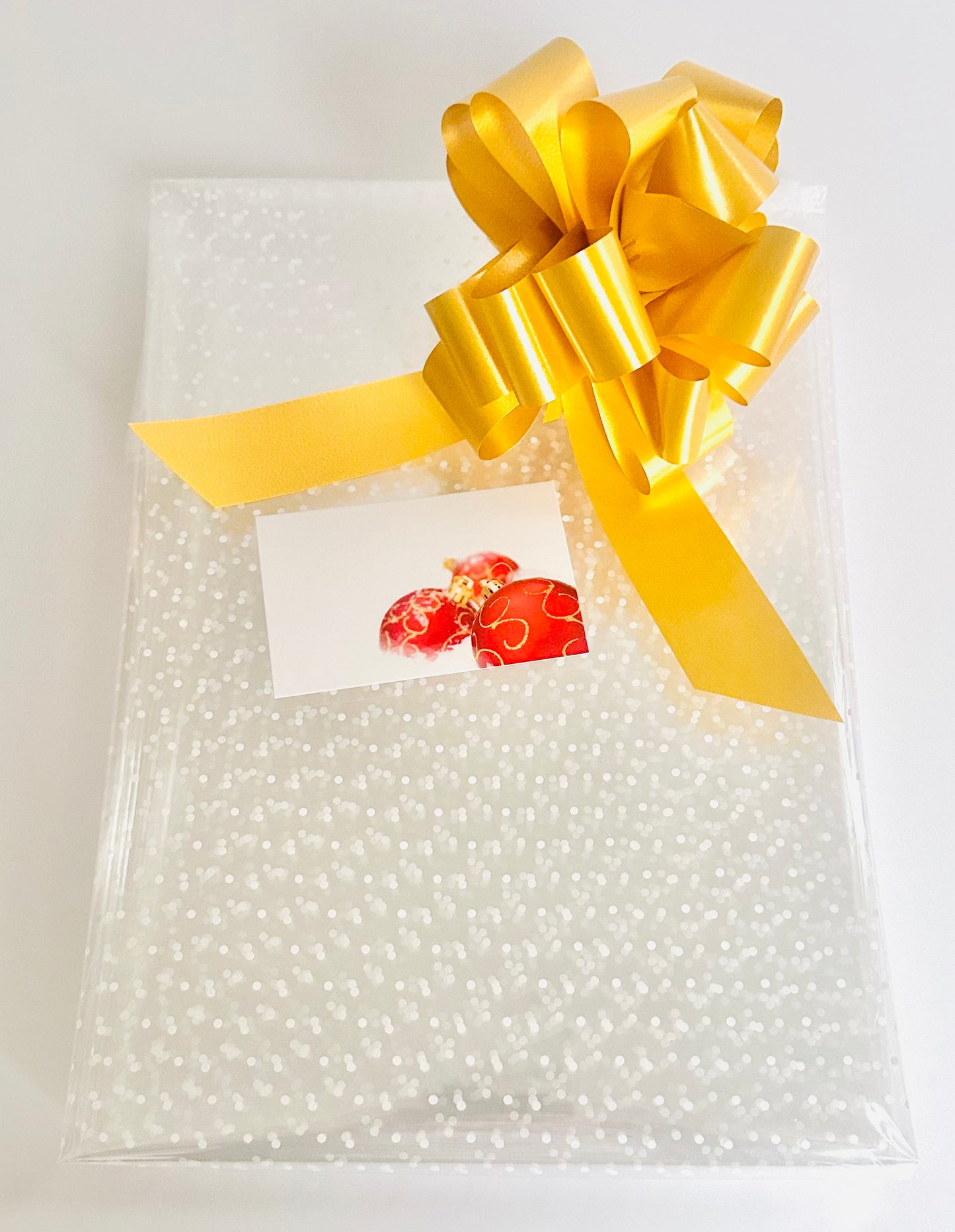 White Dot Cellophane, Gold Pull Bow & Christmas Bauble Card