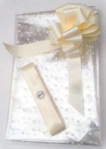 Large Dot Cellophane & Pull Bow